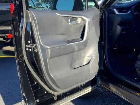 Used 2024 Toyota RAV4 XLE Premium image 41