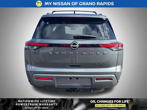 New 2026 Nissan Pathfinder Platinum image 4