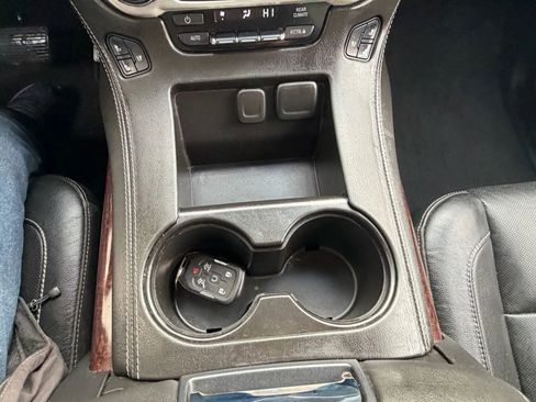 Used 2020 GMC Yukon SLT AWD/4WD image 19