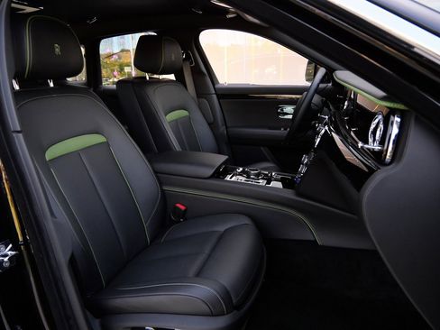 Used 2023 Rolls-Royce Ghost image 32