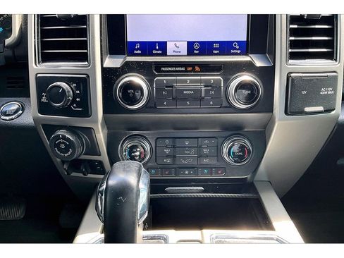 Used 2020 Ford F150 Lariat w/ Equipment Group 502A Luxury AWD/4WD image 29