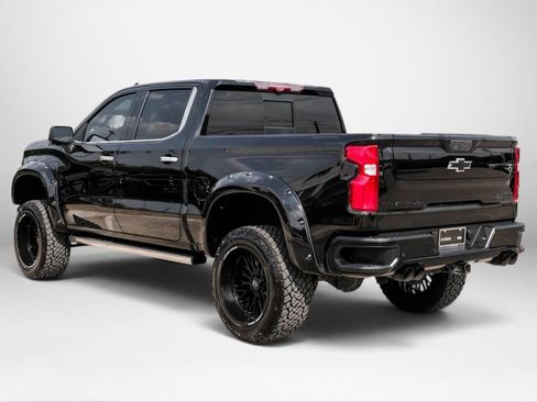 Used 2022 Chevrolet Silverado 1500 High Country w/ Technology Package AWD/4WD image 9