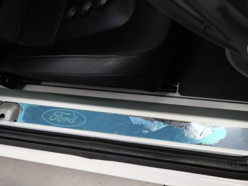 Used 2005 Ford GT image 31