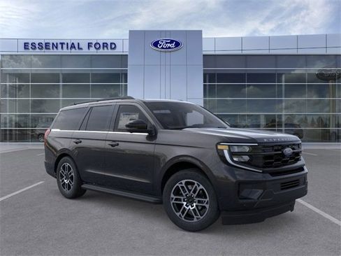 New 2025 Ford Expedition Active image 7