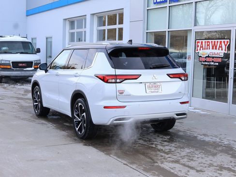 Used 2024 Mitsubishi Outlander SEL image 8