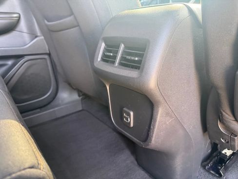 Used 2020 GMC Terrain SLE FWD image 19