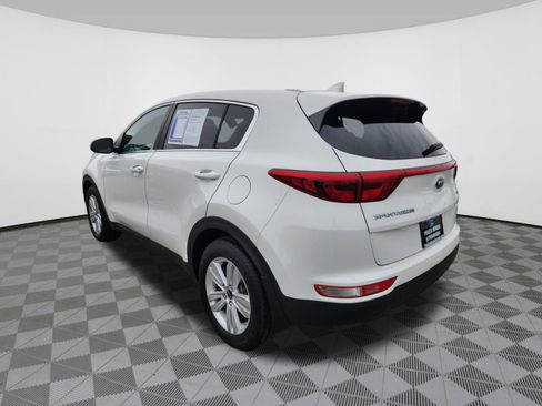 Used 2017 Kia Sportage LX FWD image 3