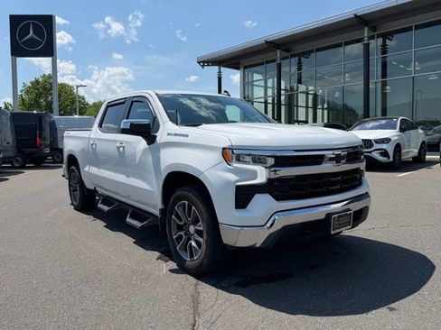 Used 2022 Chevrolet Silverado 1500 LT AWD/4WD image 1