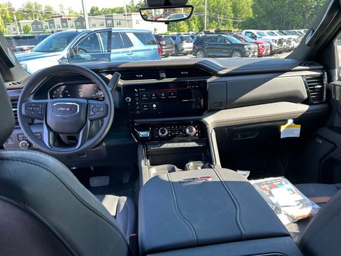 New 2026 GMC Sierra 2500 AT4 w/ AT4 Premium Plus Package AWD/4WD image 28