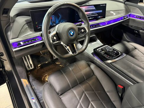 Used 2024 BMW i7 xDrive60 AWD/4WD image 13
