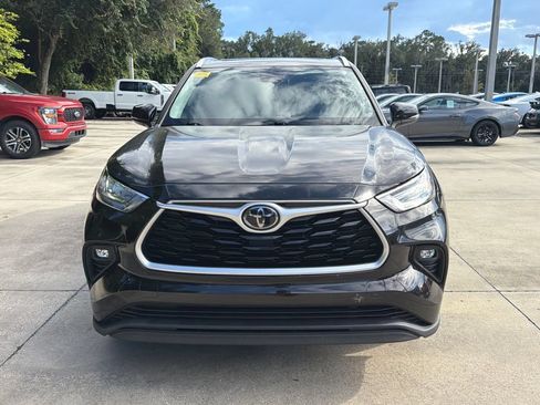 Used 2020 Toyota Highlander XLE FWD image 11