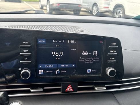 Used 2022 Hyundai Elantra SEL w/ Convenience Package FWD image 13