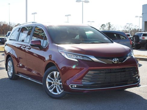 Used 2026 Toyota Sienna Limited AWD/4WD image 31