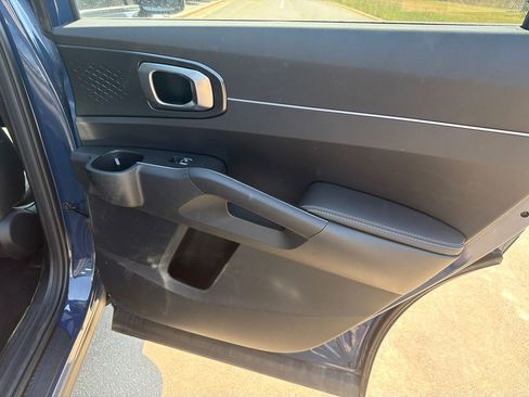 Used 2025 Kia Sorento S w/ Panoramic Sunroof Package FWD image 16