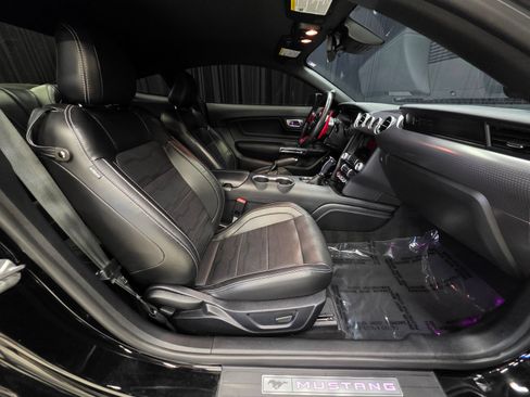 Used 2020 Ford Mustang GT Premium w/ GT Performance Package RWD image 33