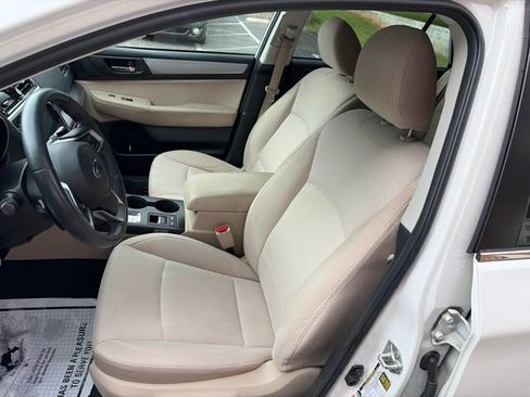 Used 2018 Subaru Outback 2.5i Premium w/ Popular Package #1 AWD/4WD image 8