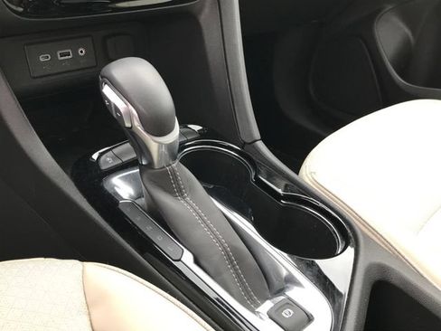 Used 2023 Buick Encore GX Preferred w/ Cold Weather Comfort Package FWD image 9