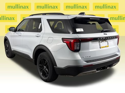 New 2026 Ford Explorer Active w/ Active Comfort Package RWD image 8