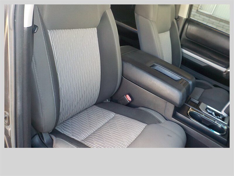 Used 2017 Toyota Tundra SR5 AWD/4WD image 33