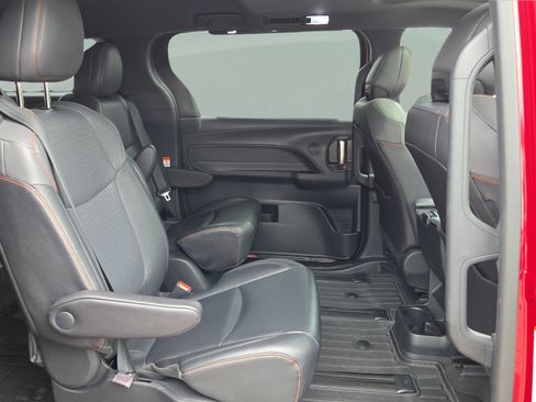 Certified 2021 Toyota Sienna XSE AWD/4WD image 17