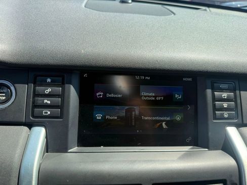 Used 2017 Land Rover Discovery Sport SE image 15