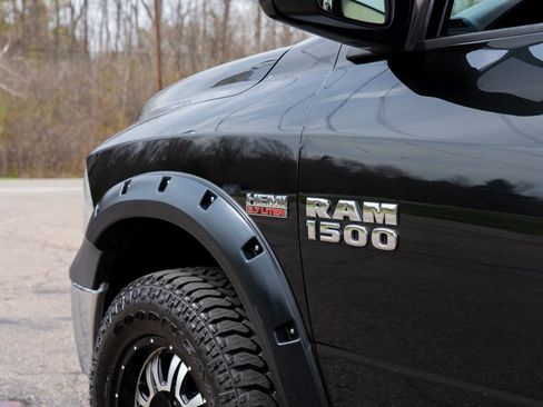 Used 2017 RAM 1500 ST w/ SXT Appearance Group AWD/4WD image 11