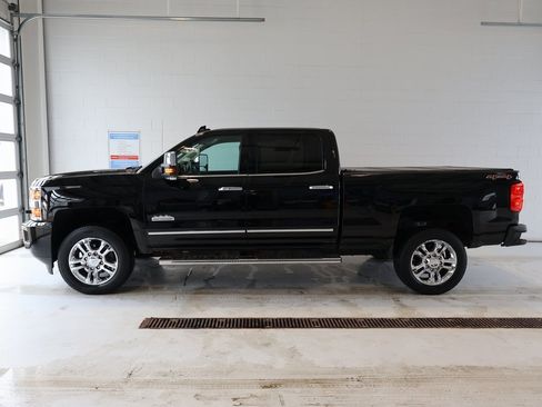 Used 2016 Chevrolet Silverado 2500 High Country w/ Duramax Plus Package image 7