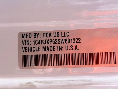 Used 2025 Jeep Wrangler Sahara 4xe image 39