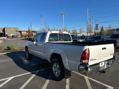 Used 2005 Toyota Tacoma PreRunner image 5