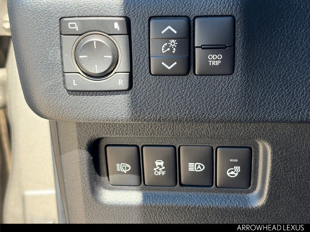 Used 2022 Lexus GX 460 Premium w/ Premium Package AWD/4WD image 22