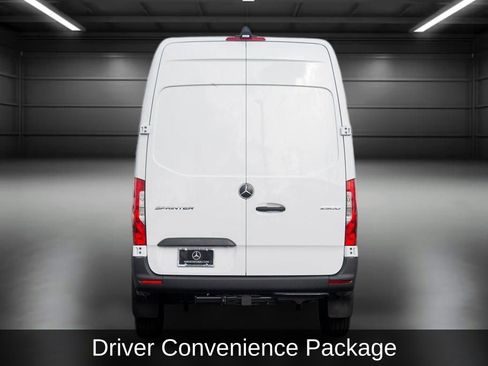 Used 2025 Mercedes-Benz Sprinter 2500 image 4