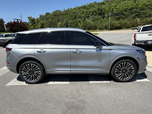Used 2022 Lincoln Corsair Reserve w/ Equipment Group 201A AWD/4WD image 4