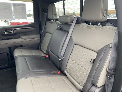 Used 2022 Chevrolet Silverado 1500 ZR2 w/ Technology Package image 24