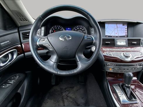 Used 2019 INFINITI Q70 L 3.7 AWD/4WD image 6