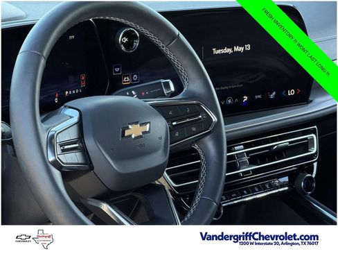 Certified 2025 Chevrolet Traverse LT FWD image 10