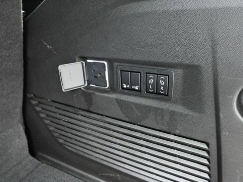 Used 2022 Chevrolet Tahoe High Country AWD/4WD image 36