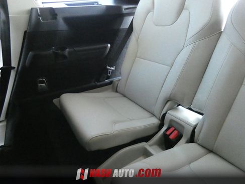 Used 2016 Volvo XC90 T6 Momentum w/ Momentum Plus Package AWD/4WD image 51