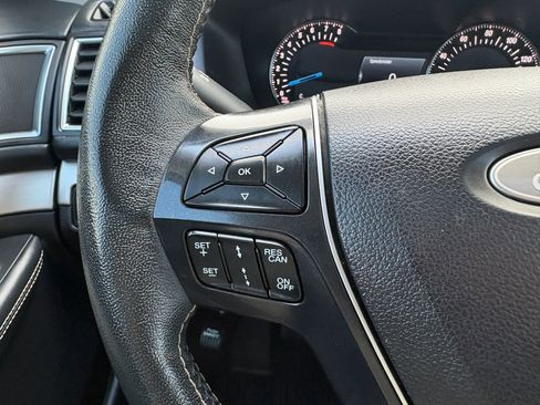 Used 2017 Ford Explorer Platinum AWD/4WD image 40