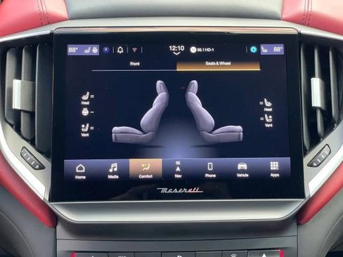 Used 2023 Maserati Ghibli Trofeo image 39