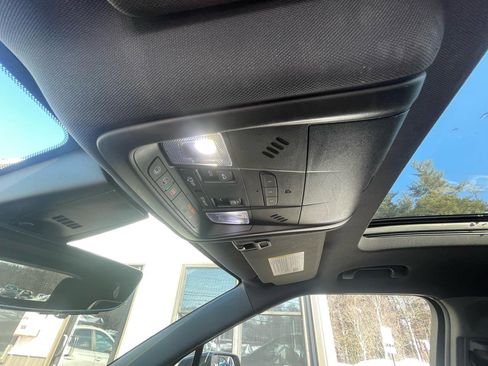 Used 2019 Chevrolet Blazer Premier w/ Sun and Wheels Package image 17