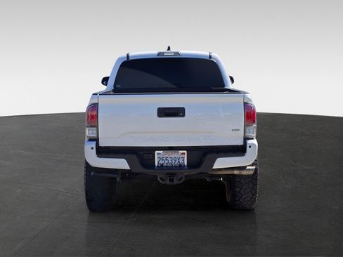 Used 2021 Toyota Tacoma TRD Sport w/ Technology Package image 5