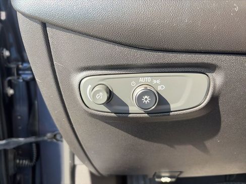 Used 2018 Chevrolet Equinox LT image 15