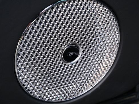 Used 2023 Bentley Bentayga Extended Wheelbase image 16