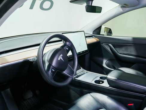 Used 2021 Tesla Model Y Long Range AWD/4WD image 13