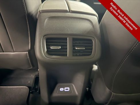Used 2023 Buick Envision Essence image 27