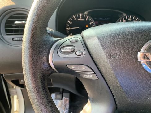 Used 2015 Nissan Pathfinder S AWD/4WD image 26