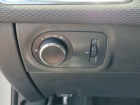 Used 2019 Chevrolet Cruze LT FWD image 24