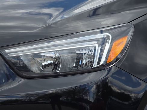 Certified 2021 Buick Encore Preferred AWD/4WD image 31