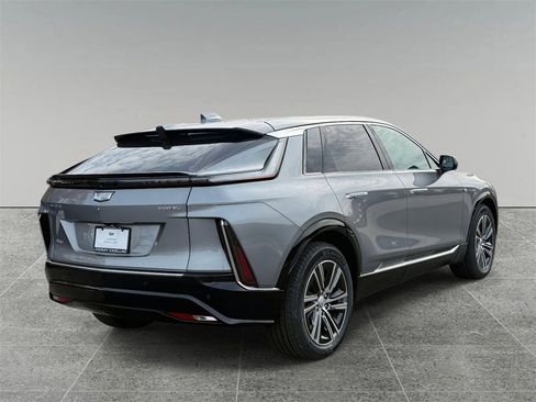 New 2026 Cadillac Lyriq Premium Luxury image 9