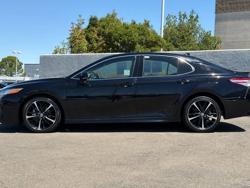 Used 2020 Toyota Camry XSE FWD image 9